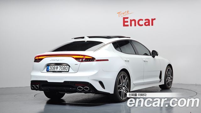 Kia Stinger 2023 — photo 2