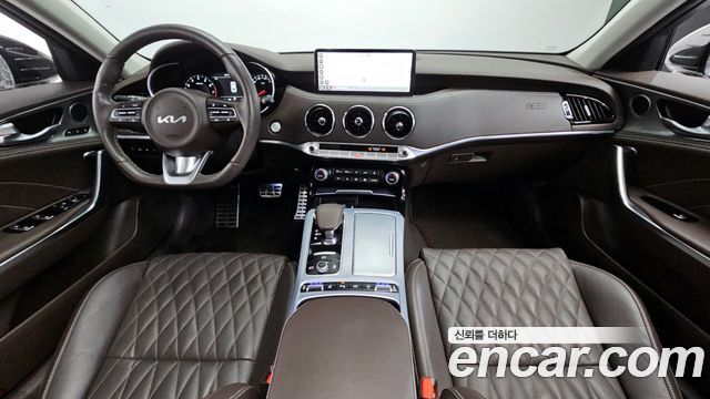 Kia Stinger 2023 — photo 7