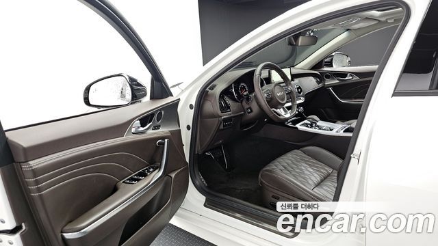Kia Stinger 2023 — photo 10
