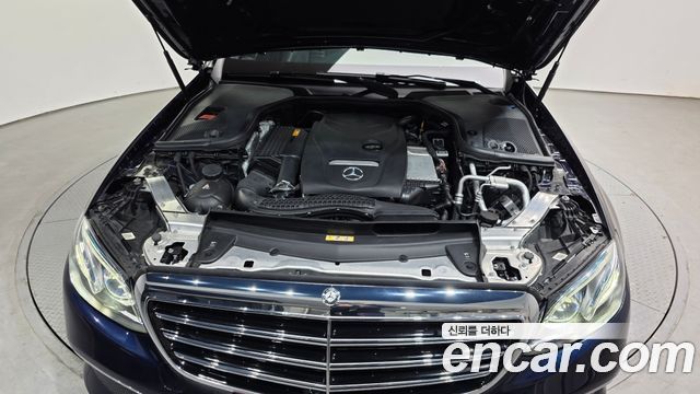 Mercedes-Benz E-Class 2018 — photo 6