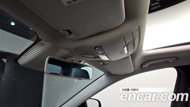 Mercedes-Benz E-Class 2018 — photo 18