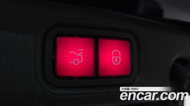 Mercedes-Benz E-Class 2018 — photo 20