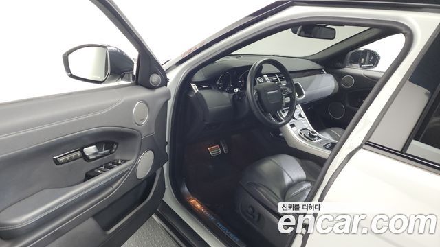 Land Rover Range Rover Evoque 2019 — photo 10