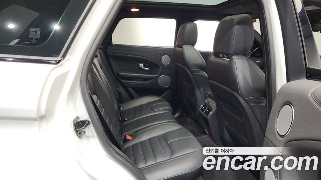 Land Rover Range Rover Evoque 2019 — photo 12