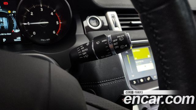 Land Rover Range Rover Evoque 2019 — photo 14