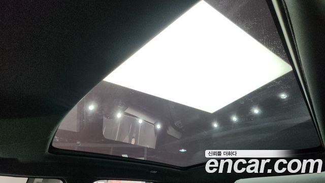 Land Rover Range Rover Evoque 2019 — photo 18