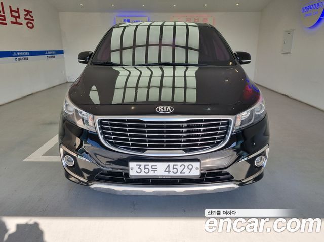 Kia Canival 2018 — photo 1