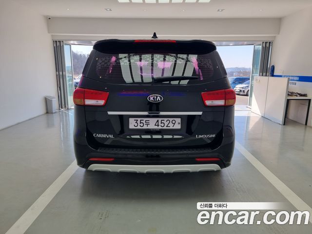 Kia Canival 2018 — photo 4