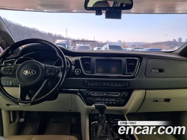 Kia Canival 2018 — photo 7