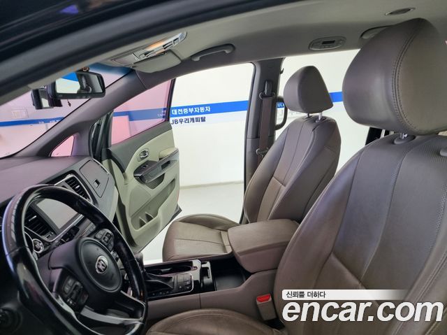 Kia Canival 2018 — photo 10