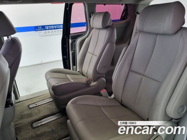 Kia Canival 2018 — photo 11