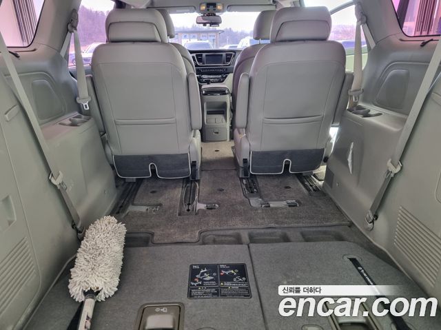 Kia Canival 2018 — photo 12