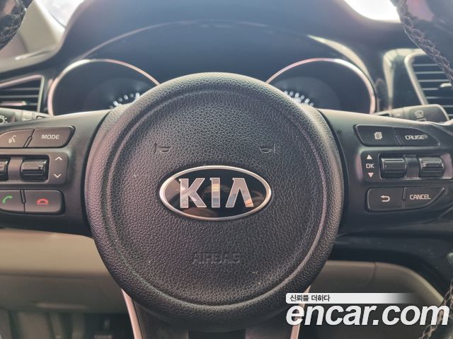 Kia Canival 2018 — photo 13