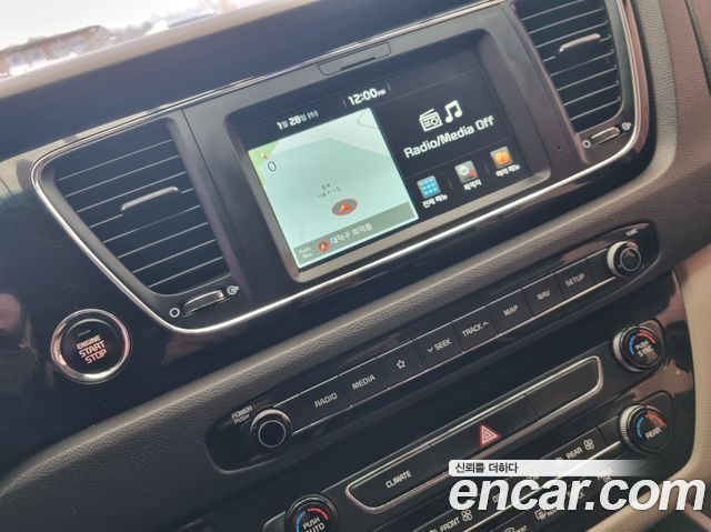 Kia Canival 2018 — photo 14