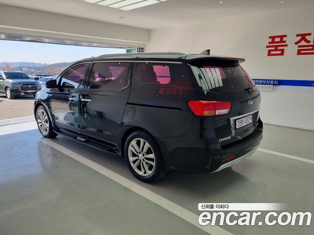Kia Canival 2018 — photo 17