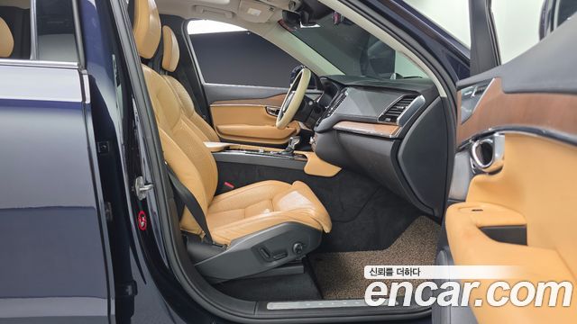 Volvo XC90 2016 — photo 11