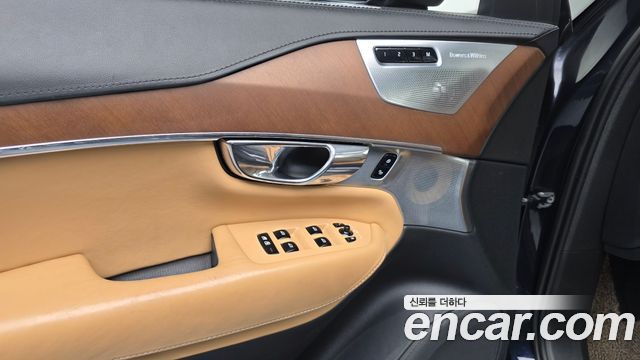 Volvo XC90 2016 — photo 16