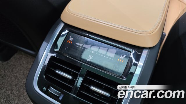 Volvo XC90 2016 — photo 18