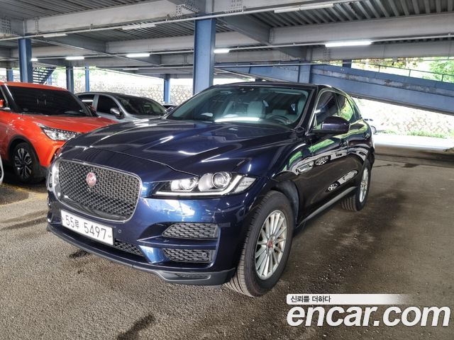 Jaguar F-PACE 2018 — photo 1