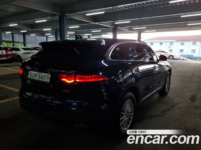 Jaguar F-PACE 2018 — photo 2