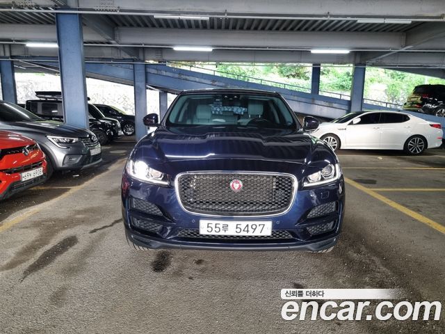 Jaguar F-PACE 2018 — photo 3