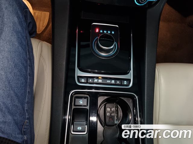 Jaguar F-PACE 2018 — photo 9