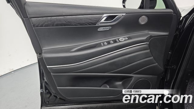 Genesis GV80 2020 — photo 18