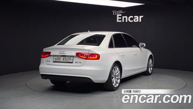 Audi A4 2015 — photo 2