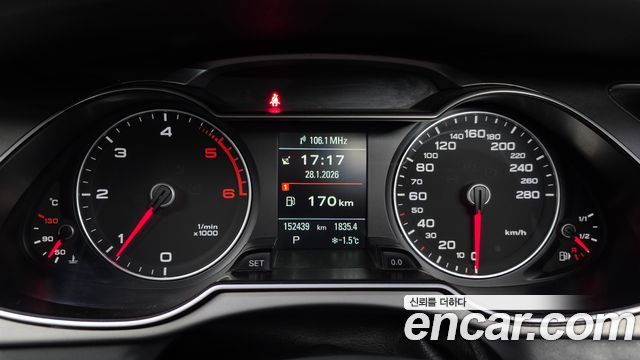 Audi A4 2015 — photo 8