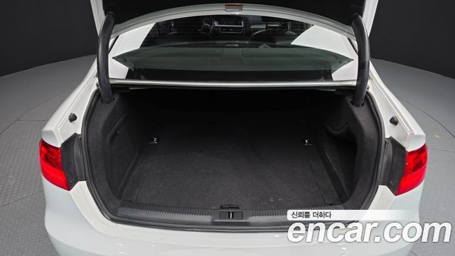 Audi A4 2015 — photo 20