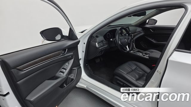 Honda Accord 2019 — photo 11