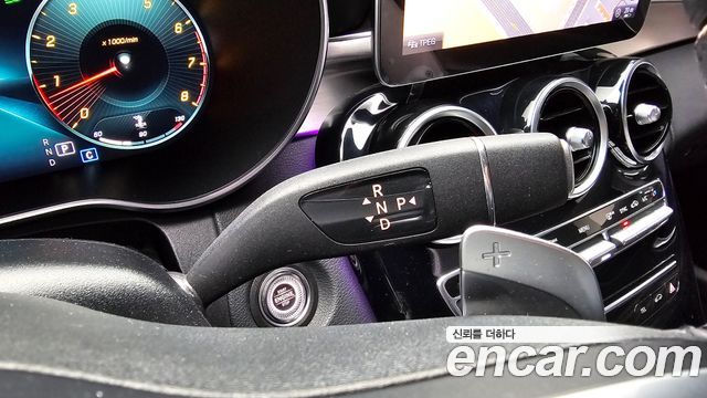 Mercedes-Benz C-Class 2020 — photo 9