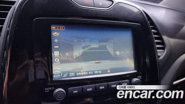 Renault Korea QM3 2015 — photo 14