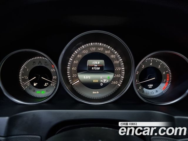 Mercedes-Benz E-Class 2014 — photo 8