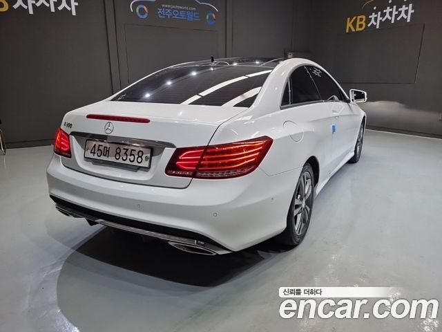 Mercedes-Benz E-Class 2014 — photo 18