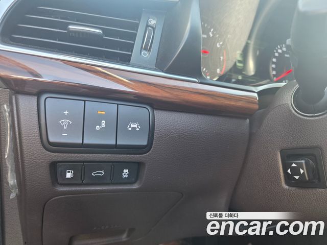 Kia K7 2017 — photo 11