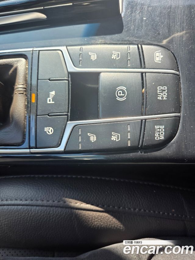 Kia K7 2017 — photo 14