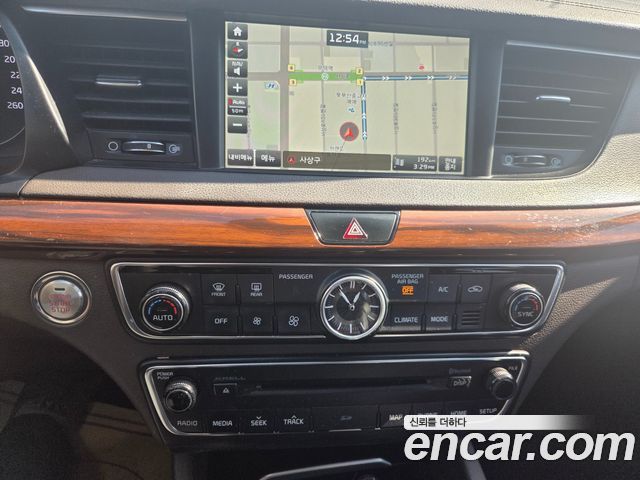 Kia K7 2017 — photo 16