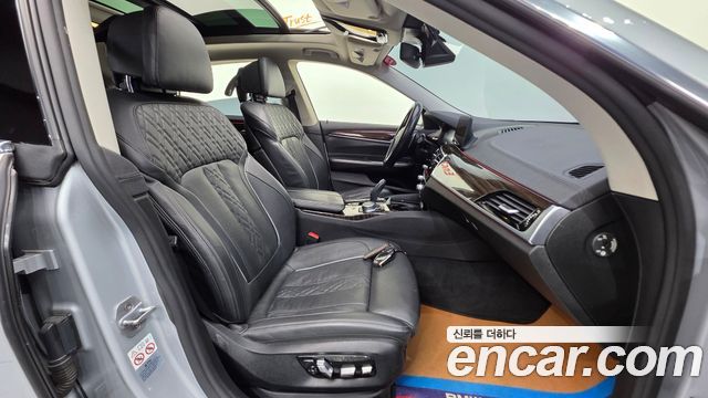 BMW Gran Turismo 2019 — photo 10