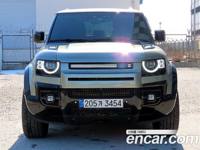 Land Rover Defender 2022 — photo 1