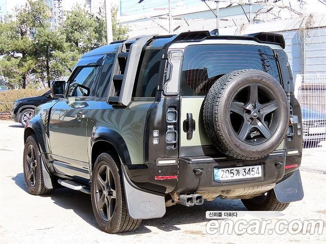 Land Rover Defender 2022 — photo 3