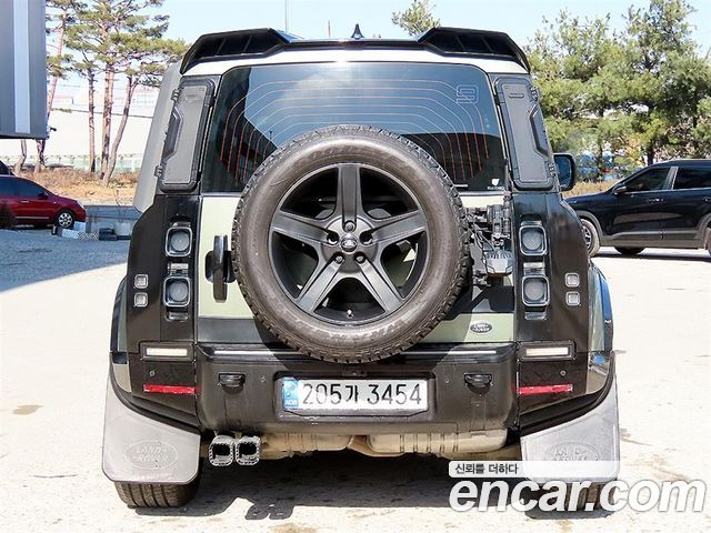 Land Rover Defender 2022 — photo 4