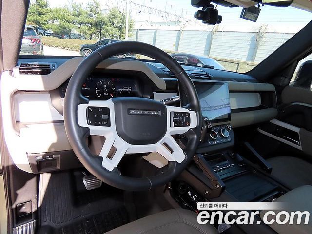 Land Rover Defender 2022 — photo 7