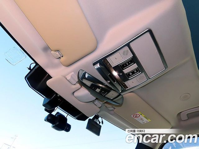 Land Rover Defender 2022 — photo 16