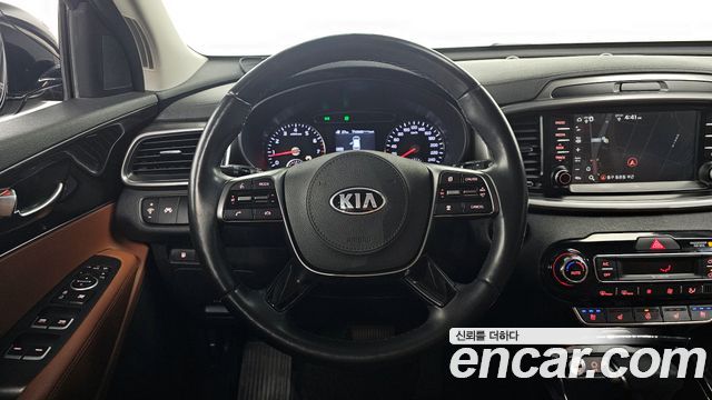 Kia Sorento 2018 — photo 13