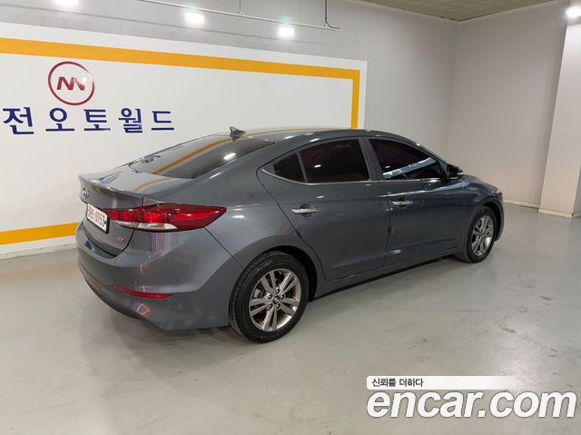 Hyundai AVANTE 2016 — photo 7