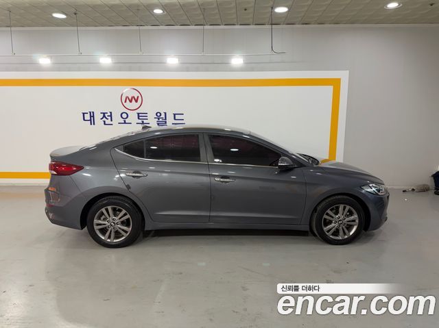 Hyundai AVANTE 2016 — photo 8