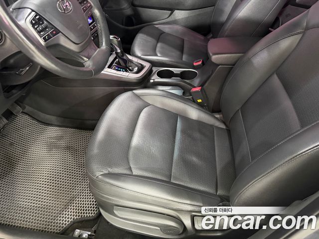 Hyundai AVANTE 2016 — photo 10