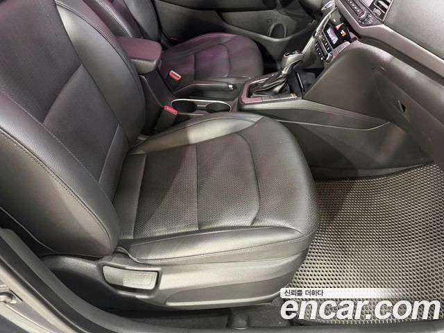 Hyundai AVANTE 2016 — photo 11