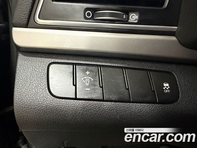 Hyundai AVANTE 2016 — photo 16